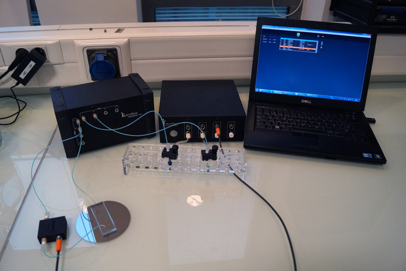 setup-microfluidic-valve-switch.jpg