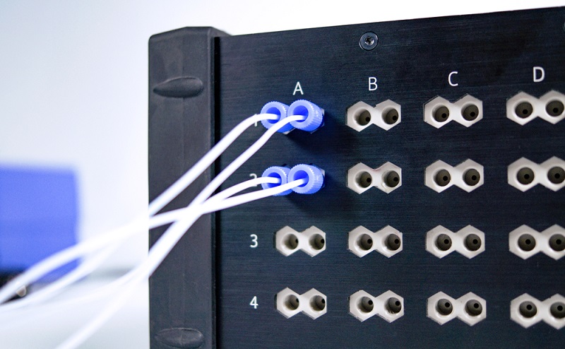 02_MUX_FLOW_SWITCH_Flow_switch_matrice_ELVEFLOW_MICROFLUIDICS.jpg